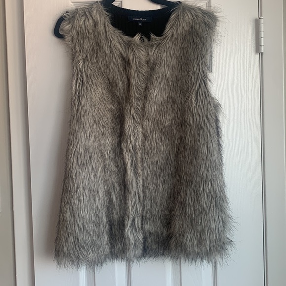 Evan Picone Faux Fur Knit Vest - Picture 4 of 7